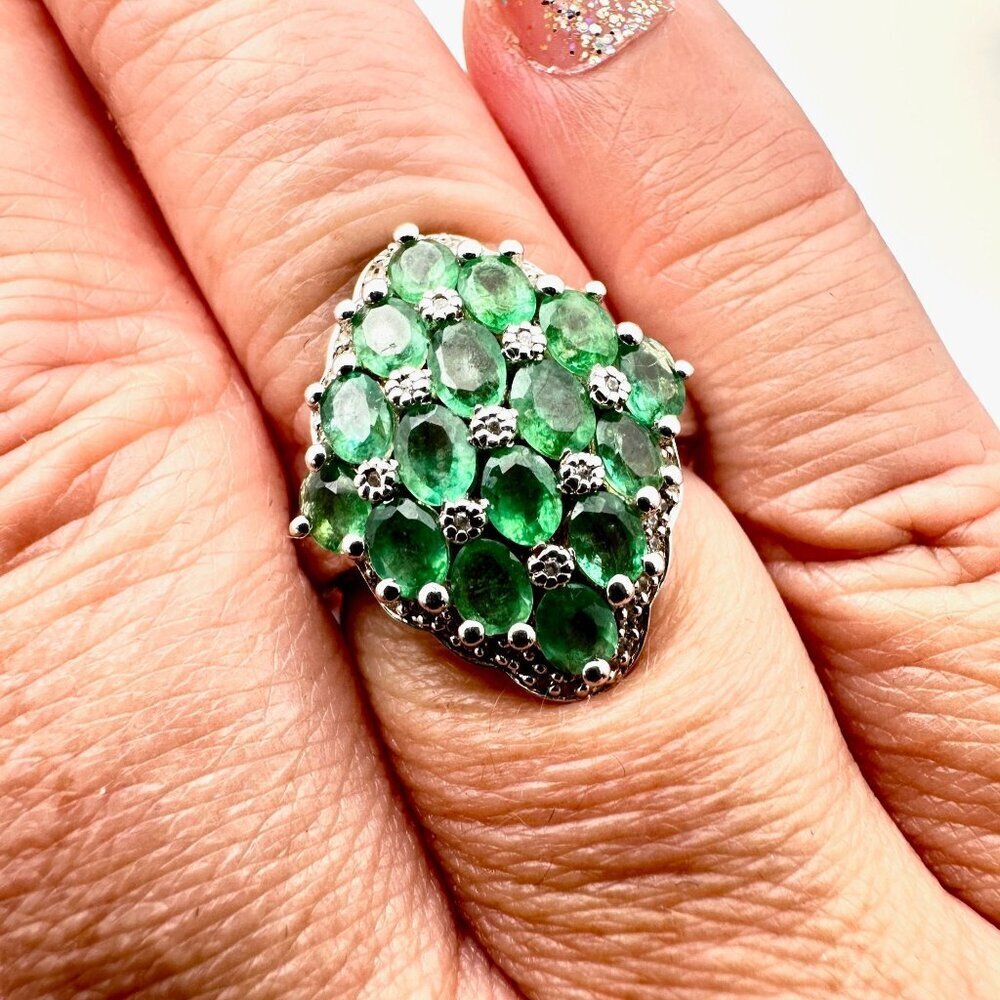 Elegant Green Gemstone Silver Ring